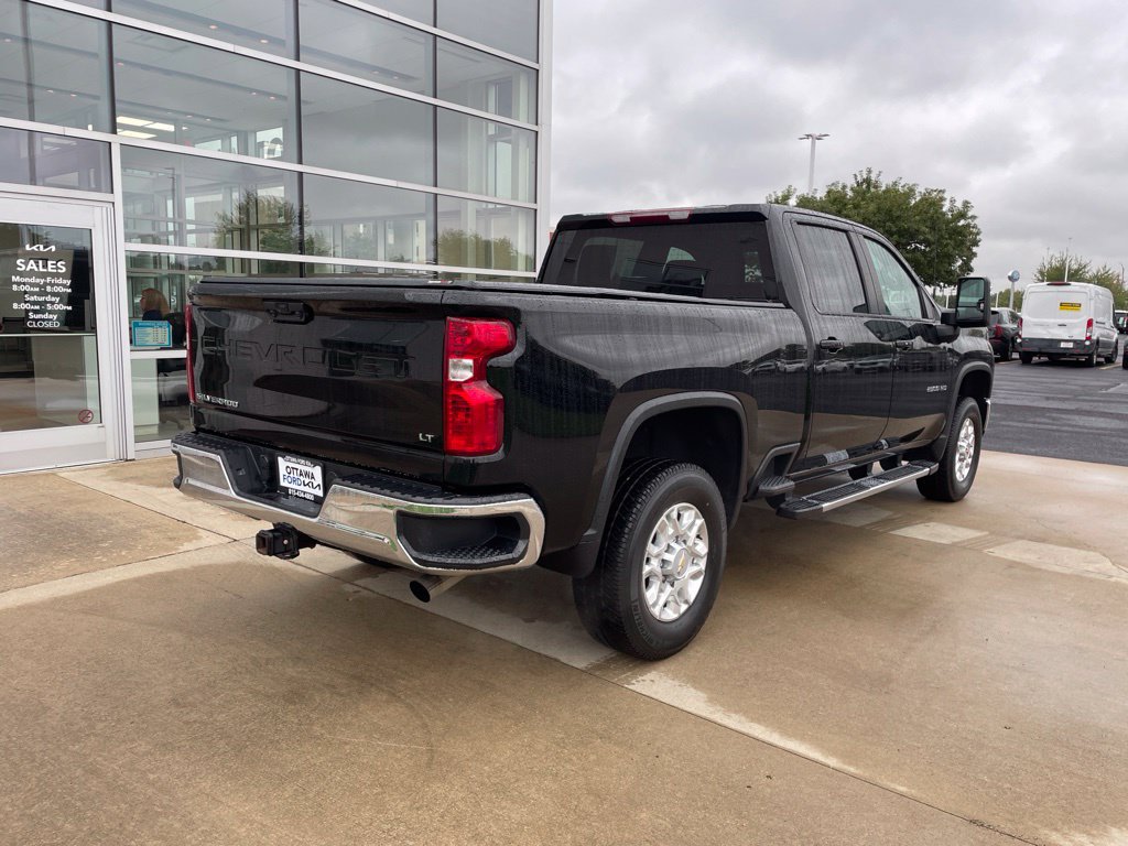 Used 2024 Chevrolet Silverado 2500 LT AWD/4WD image 5
