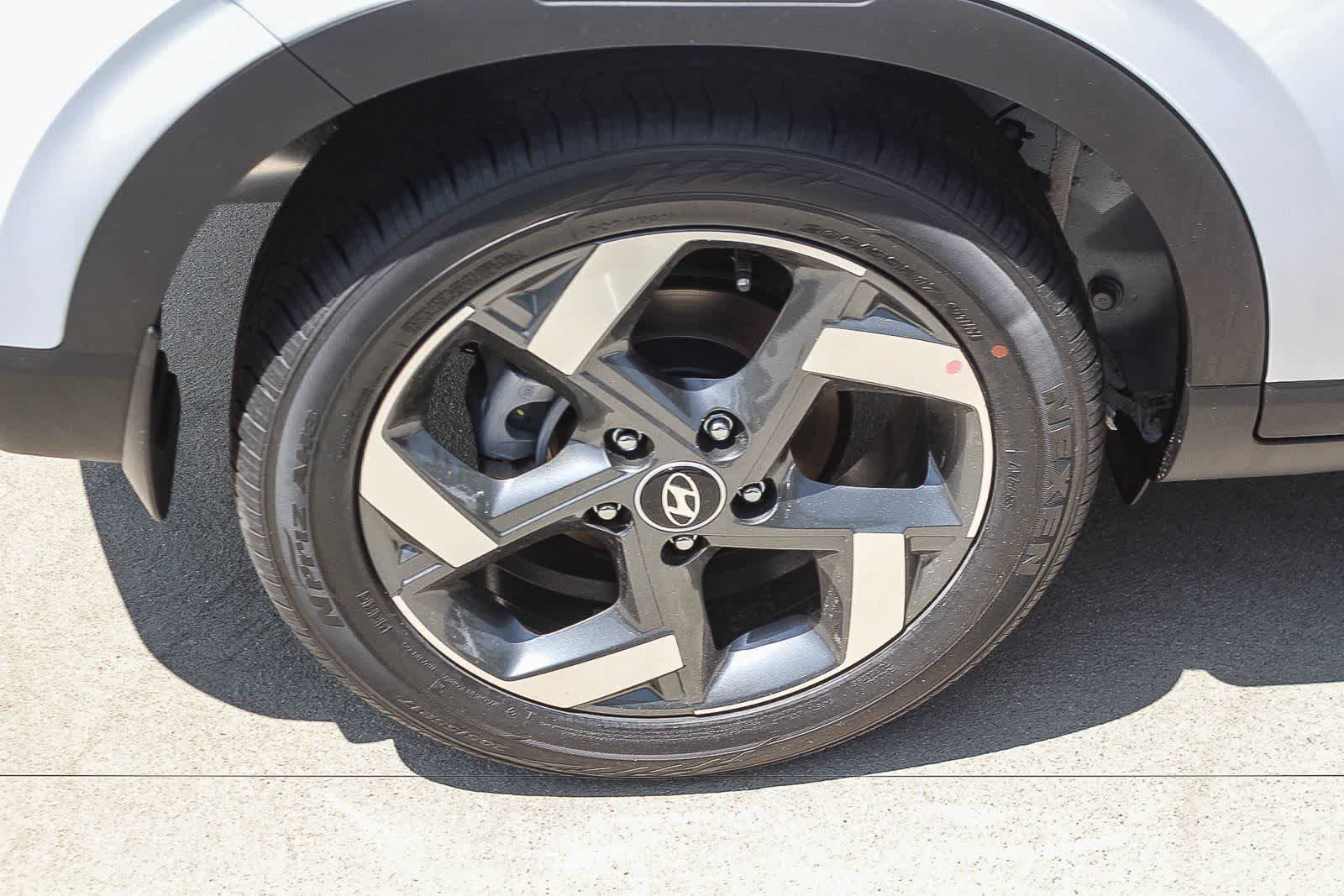 New 2026 Hyundai Venue SEL FWD image 11