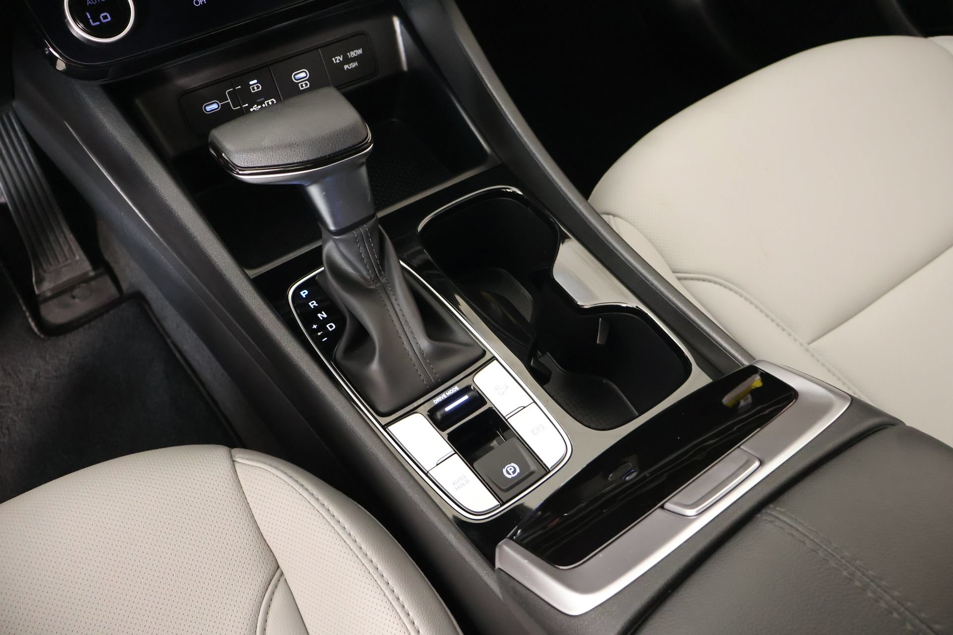 Certified 2026 Hyundai Santa Cruz SEL FWD image 8