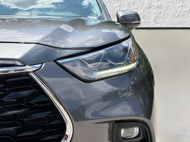 Used 2023 Toyota Highlander Limited AWD/4WD image 9