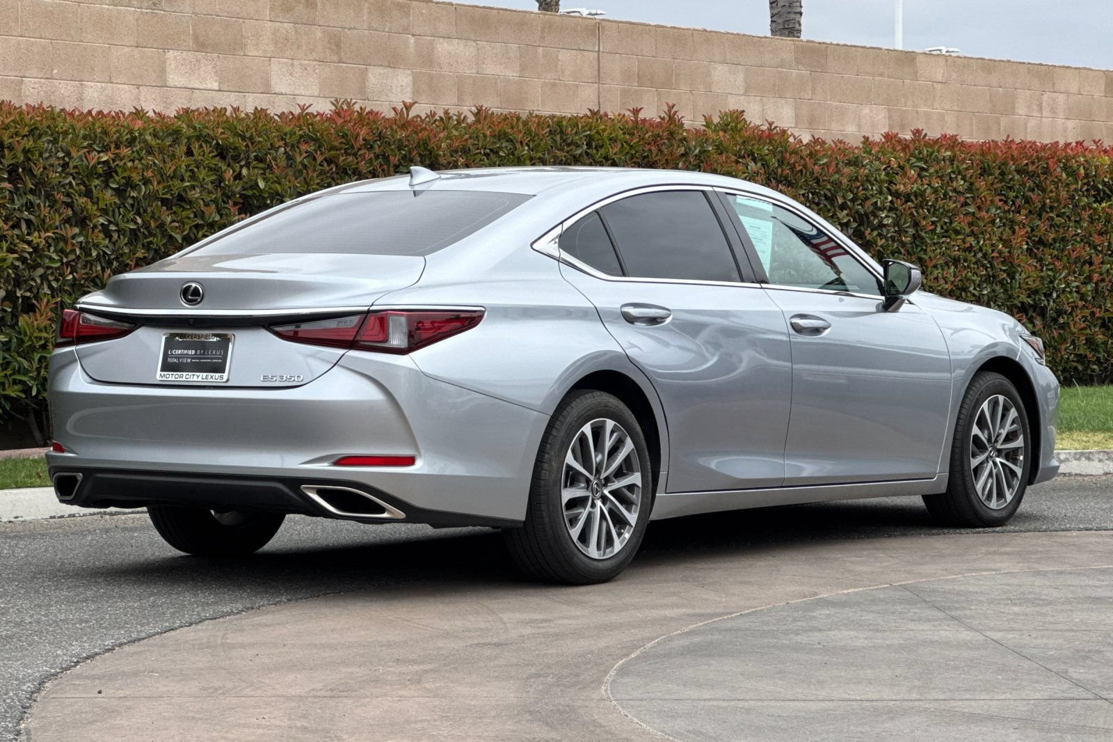 Certified 2025 Lexus ES 350 w/ Accessory Package (Z1) FWD image 4