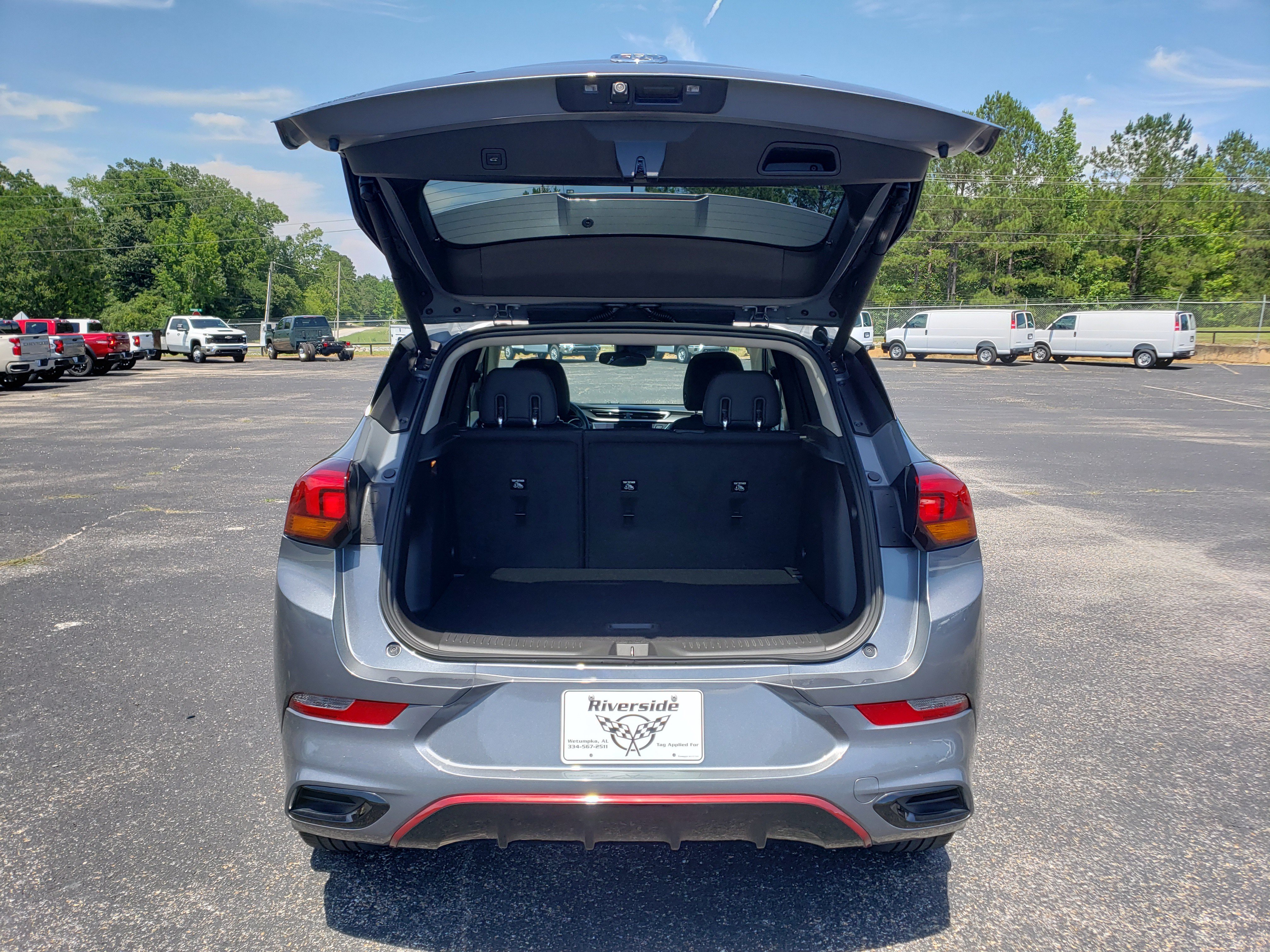 Used 2022 Buick Encore GX Select w/ Sport Touring Package FWD image 9
