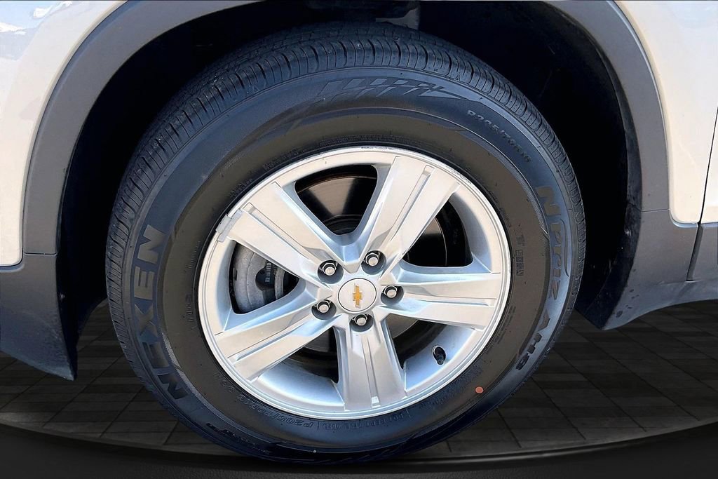 Used 2020 Chevrolet Trax LT w/ LT Convenience Package FWD image 9