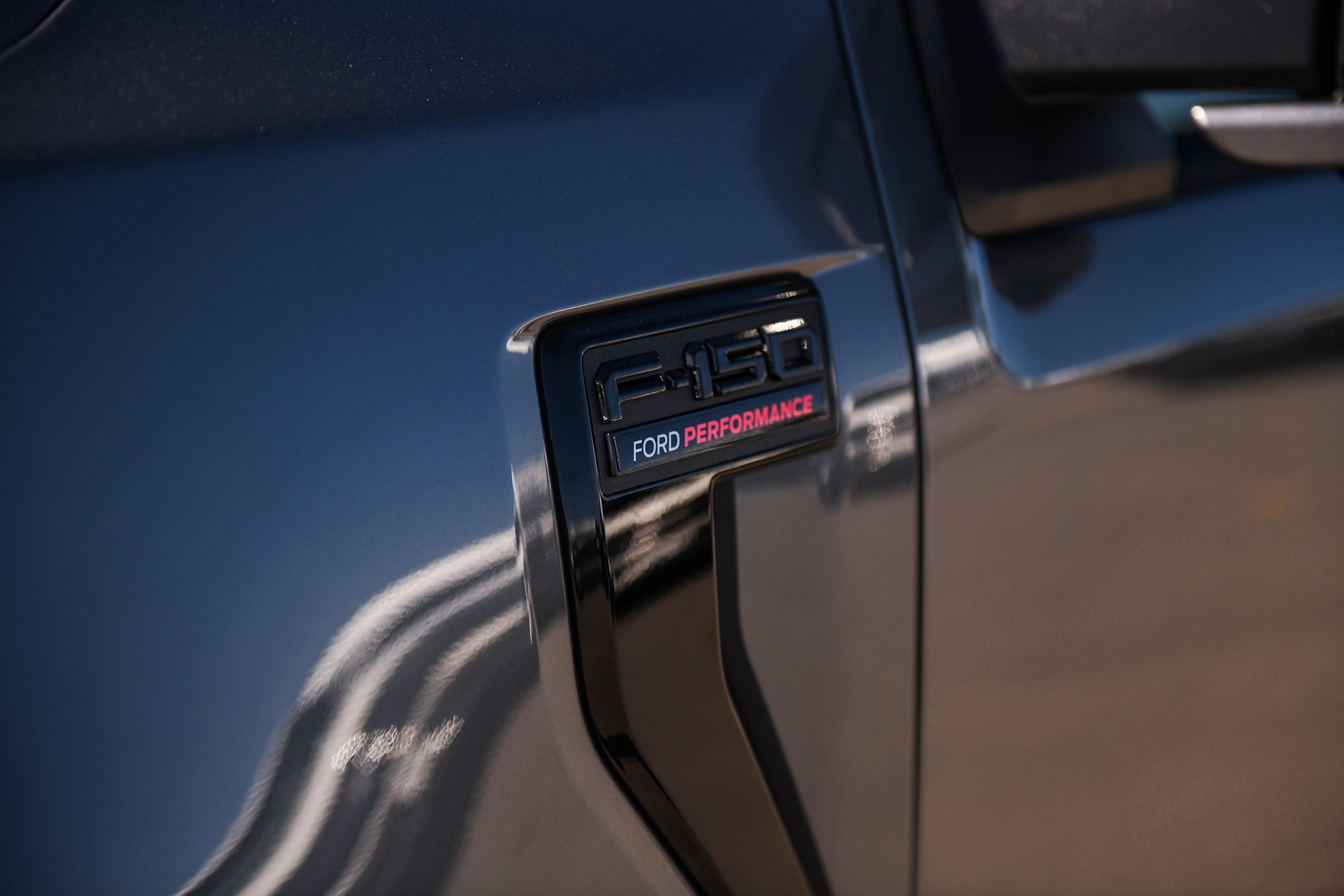 New 2025 Ford F150 Lariat w/ Equipment Group 501A Mid image 7