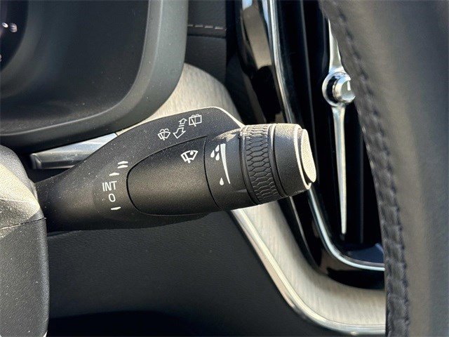 Used 2022 Volvo XC60 B6 Inscription w/ Advanced Package image 26
