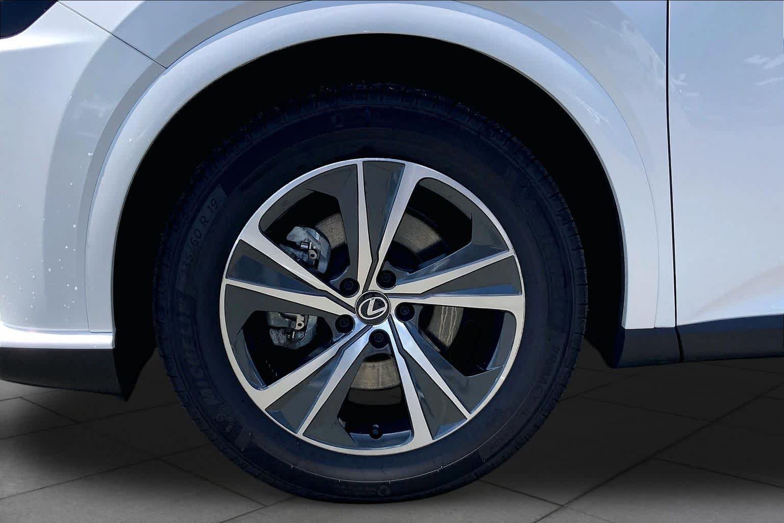 Certified 2025 Lexus RX 350 Premium AWD/4WD image 11