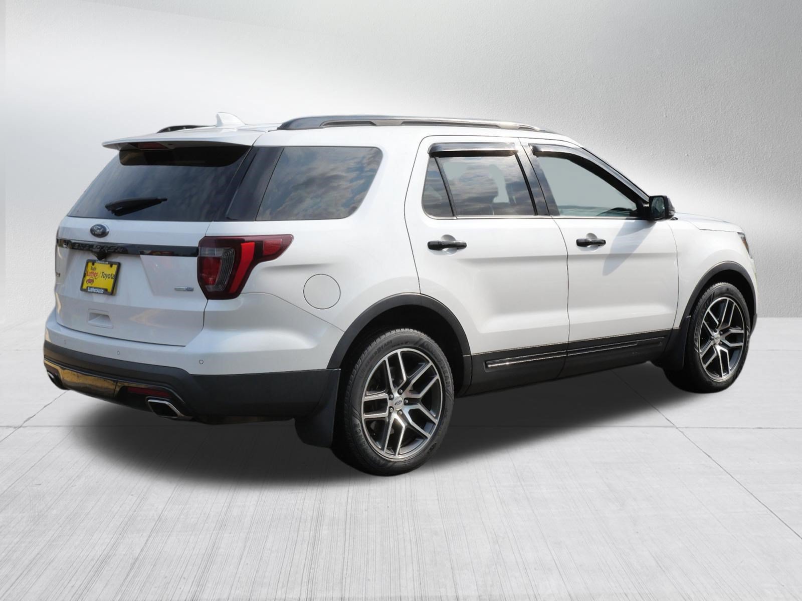 Used 2016 Ford Explorer Sport AWD/4WD image 7