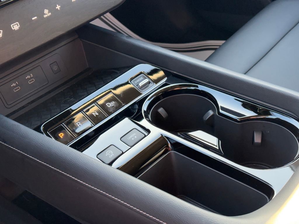 Used 2025 Nissan Murano SV image 19