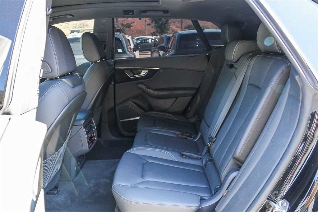 Used 2025 Audi Q8 Premium Plus w/ Premium Plus Package image 18