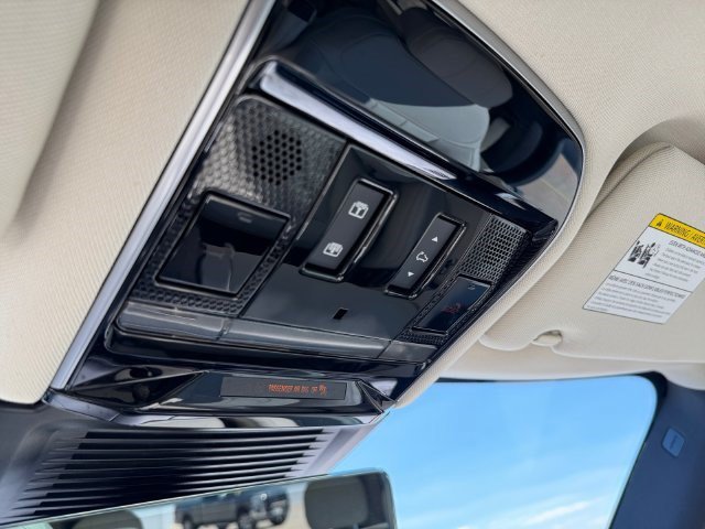 Used 2024 Land Rover Range Rover SE AWD/4WD image 26