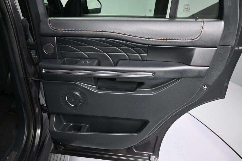 Used 2024 Ford Expedition Platinum AWD/4WD image 22