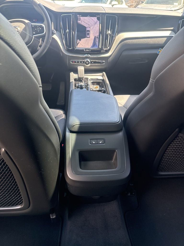 Used 2025 Volvo XC60 B5 Plus AWD/4WD image 26