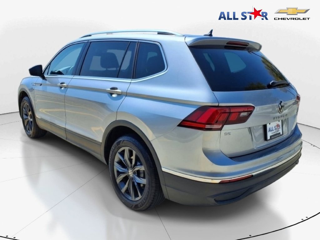Used 2023 Volkswagen Tiguan SE w/ Panoramic Sunroof Package FWD image 8