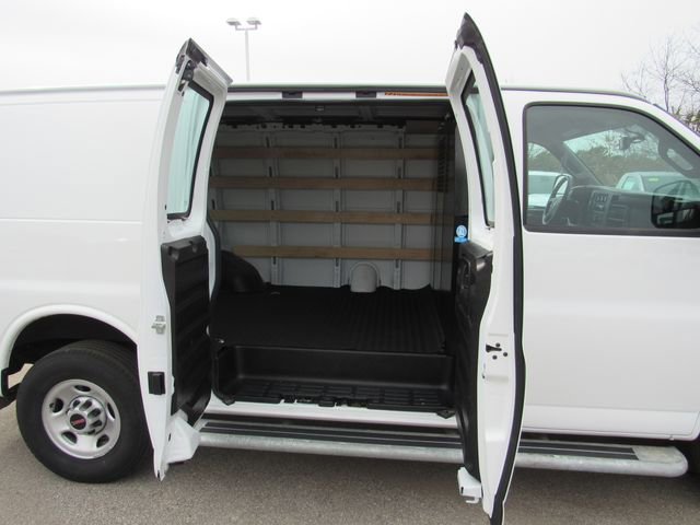 Used 2024 GMC Savana 2500 w/ Driver Convenience Package image 20