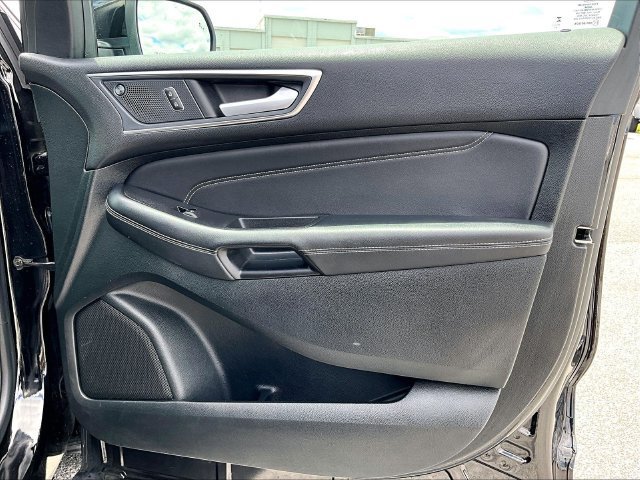 Used 2024 Ford Edge Titanium AWD/4WD image 12