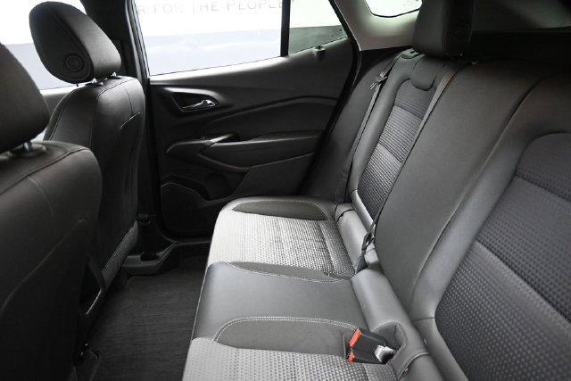 Used 2025 Chevrolet Trax LT FWD image 23