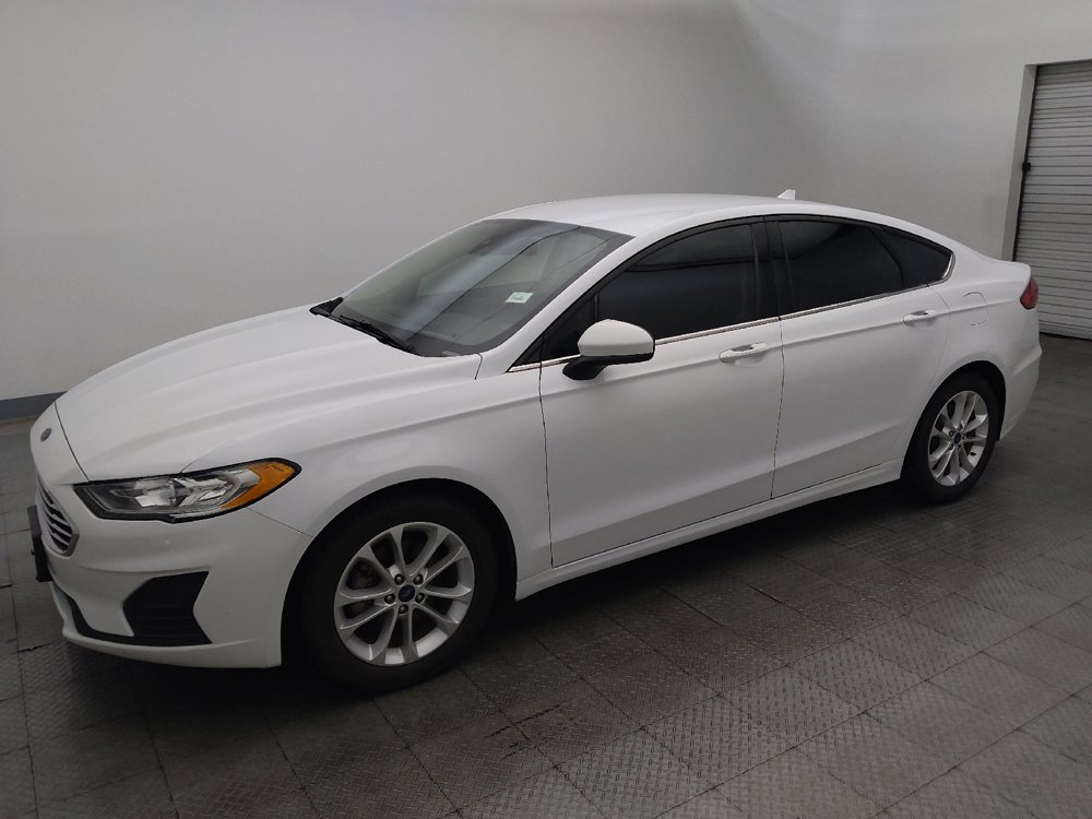 Used 2019 Ford Fusion SE FWD image 2