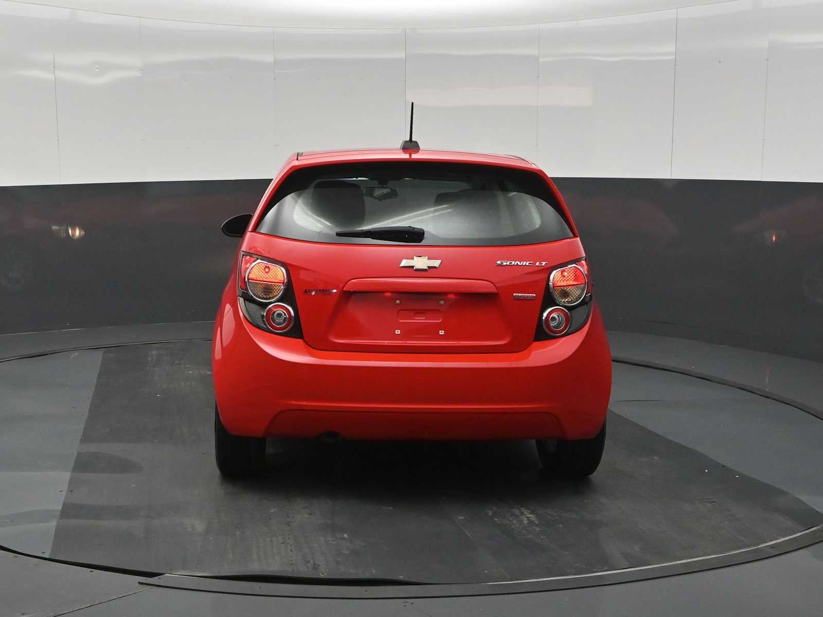 Used 2015 Chevrolet Sonic LT w/ Fun and Sun Package FWD image 7