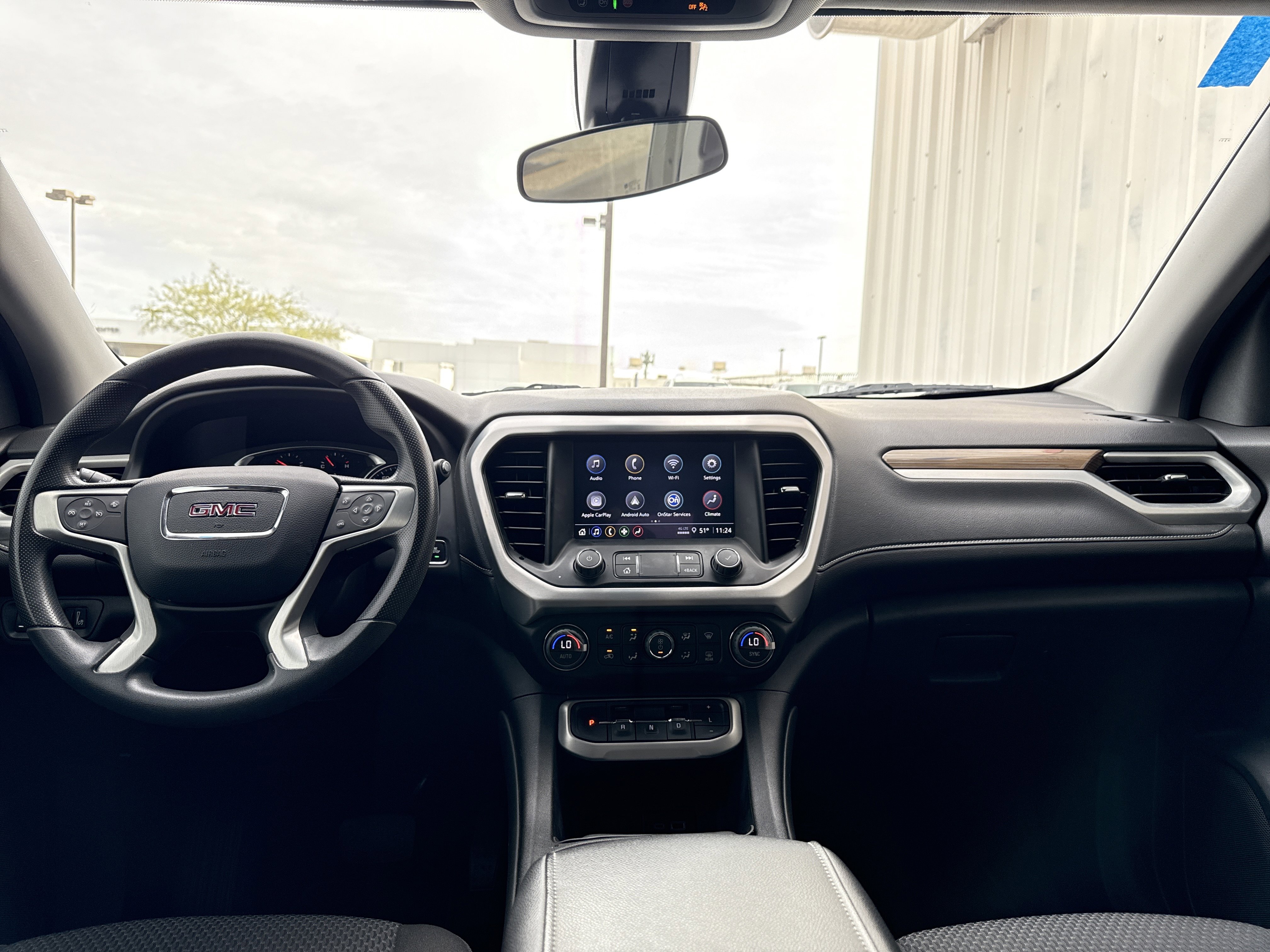 Used 2023 GMC Acadia SLE image 9