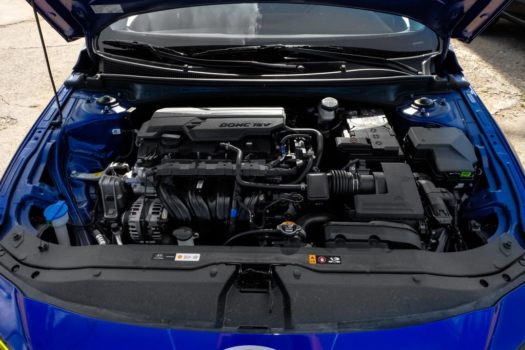 Used 2025 Hyundai Elantra SE image 49