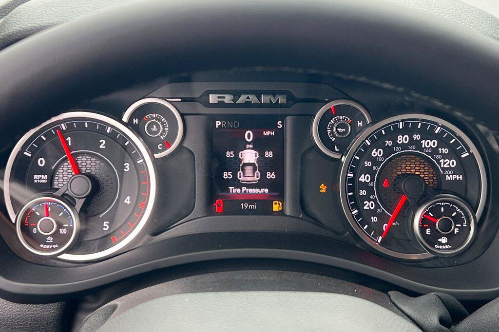 New 2026 RAM 2500 Big Horn AWD/4WD image 24