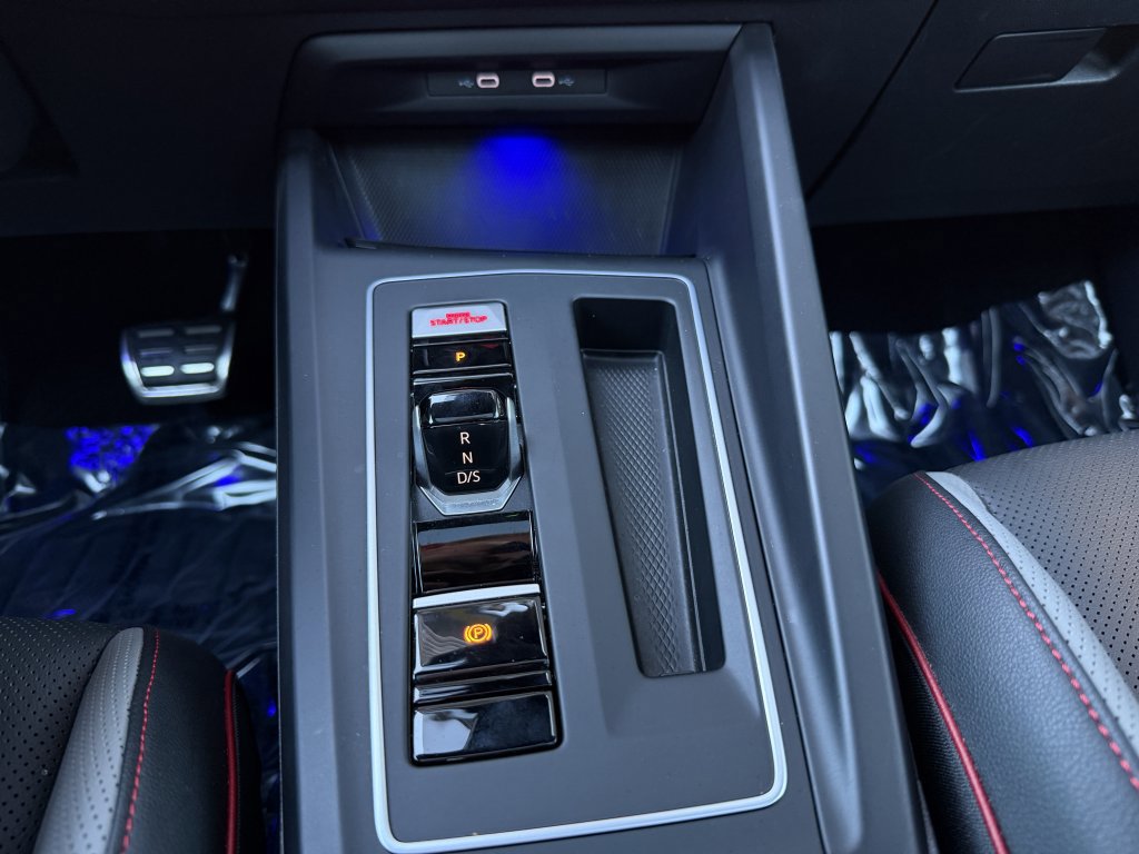 Used 2022 Volkswagen GTI SE w/ SE Leather Package image 26