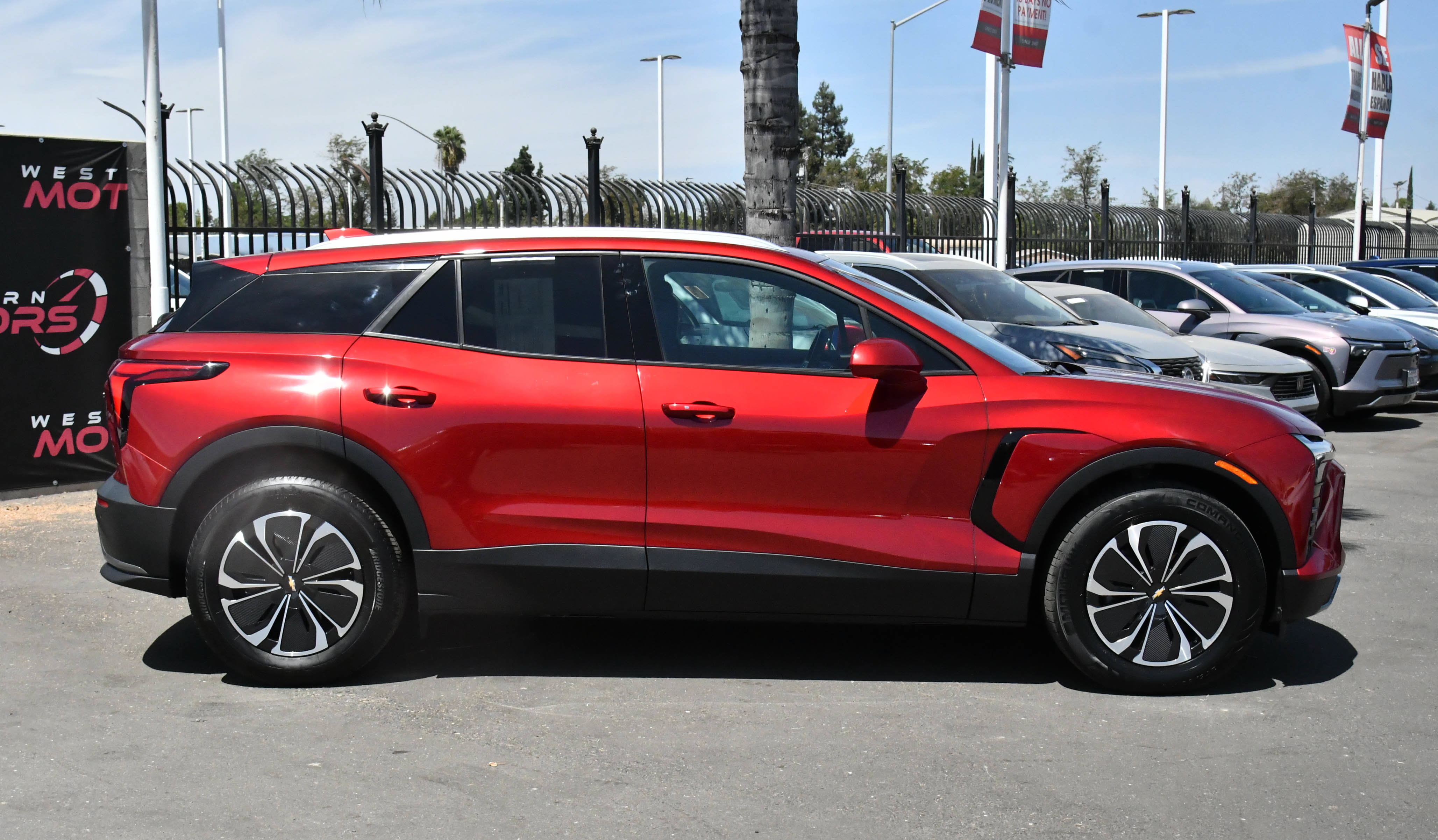 Used 2024 Chevrolet Blazer EV LT AWD/4WD image 9