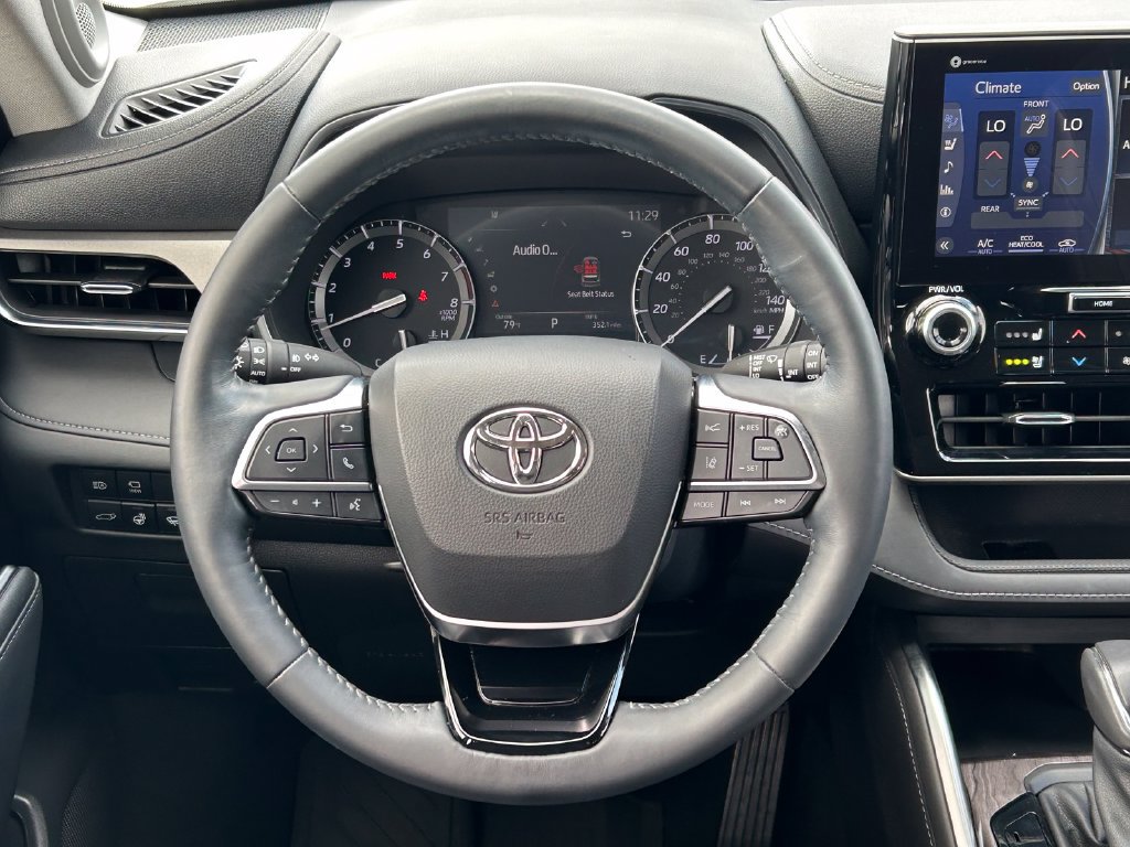 Used 2021 Toyota Highlander Limited AWD/4WD image 42