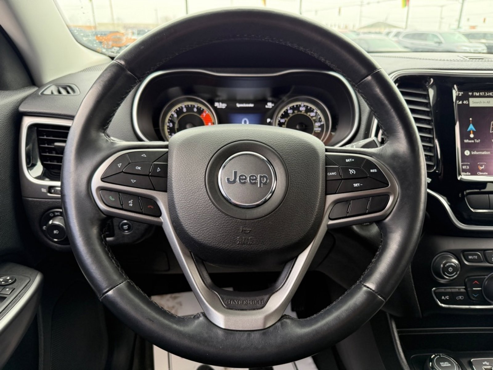 Used 2019 Jeep Cherokee Limited w/ Luxury Group image 21