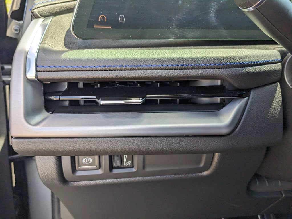 Used 2024 Cadillac XT4 Sport image 27