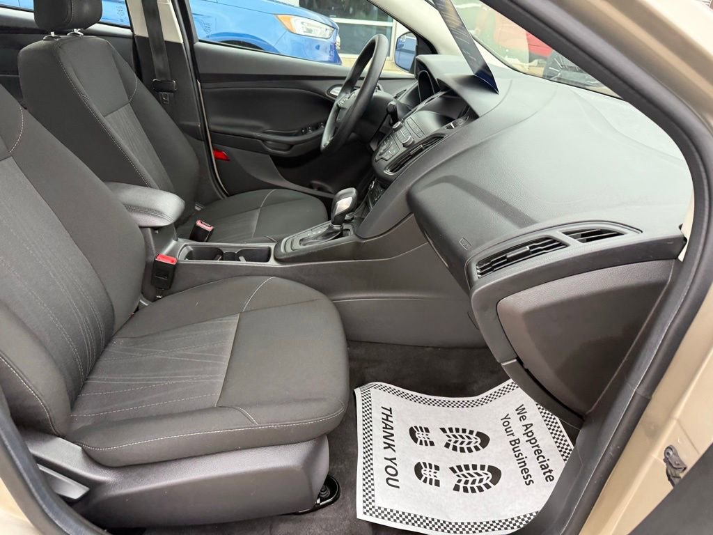 Certified 2018 Ford Focus SE image 14