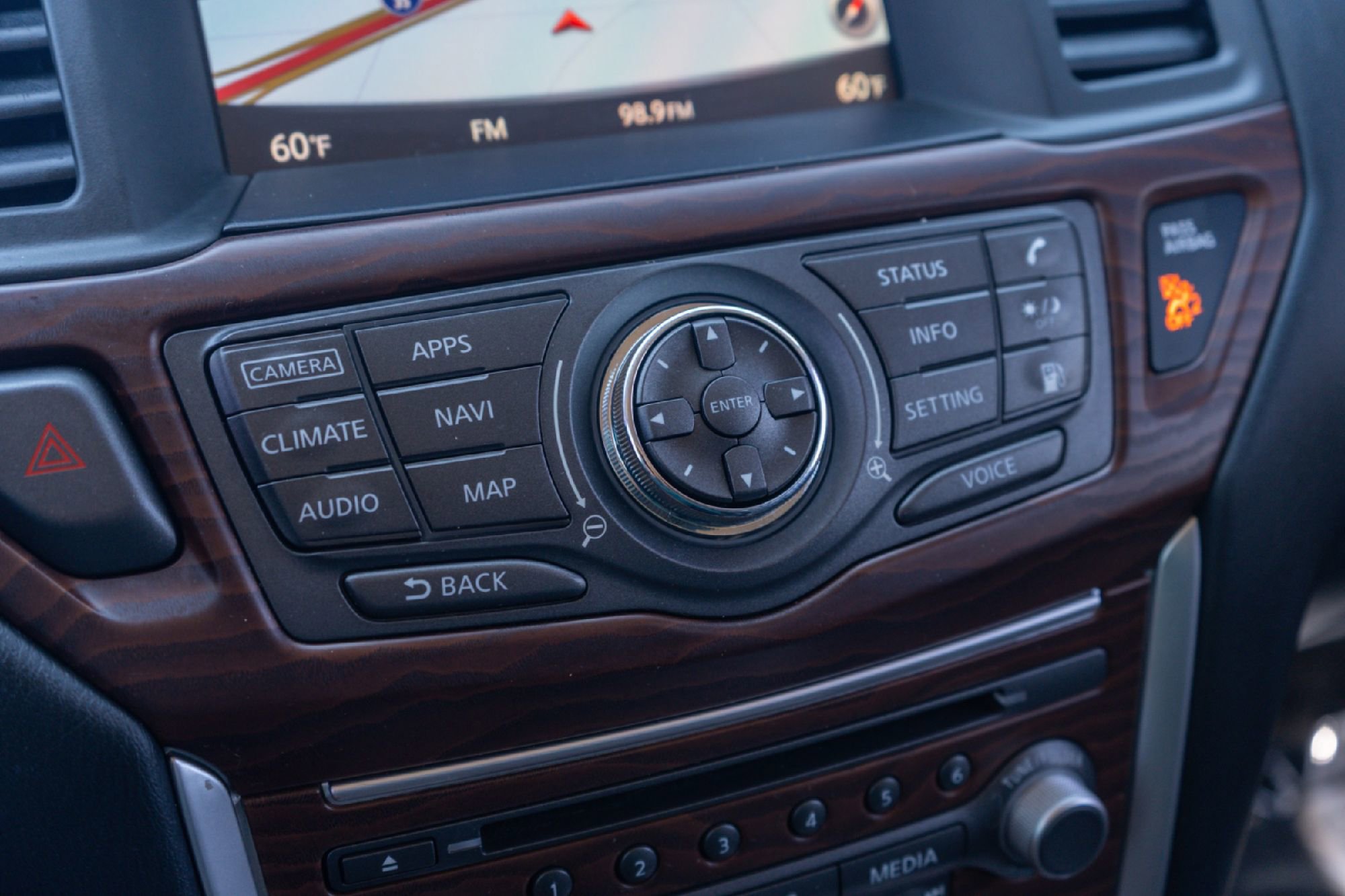 Used 2018 Nissan Pathfinder Platinum image 17