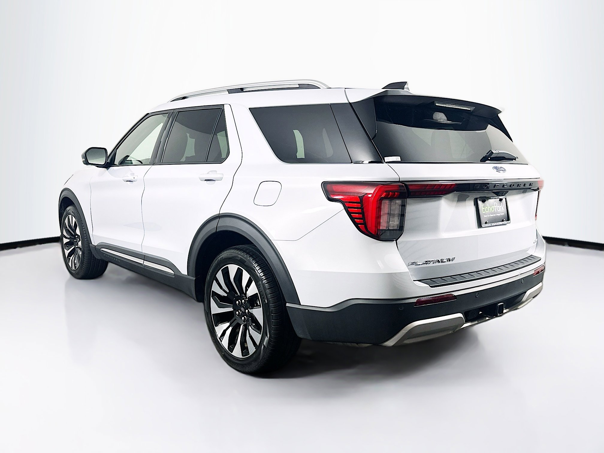 Used 2025 Ford Explorer Platinum w/ LUX Leather Package image 5
