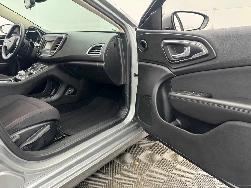 Used 2015 Chrysler 200 Limited w/ Convenience Group FWD image 25
