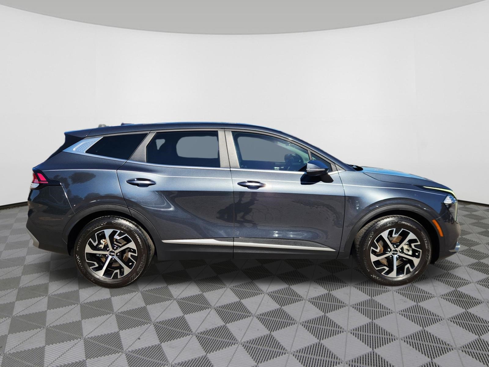 Used 2023 Kia Sportage EX FWD image 6