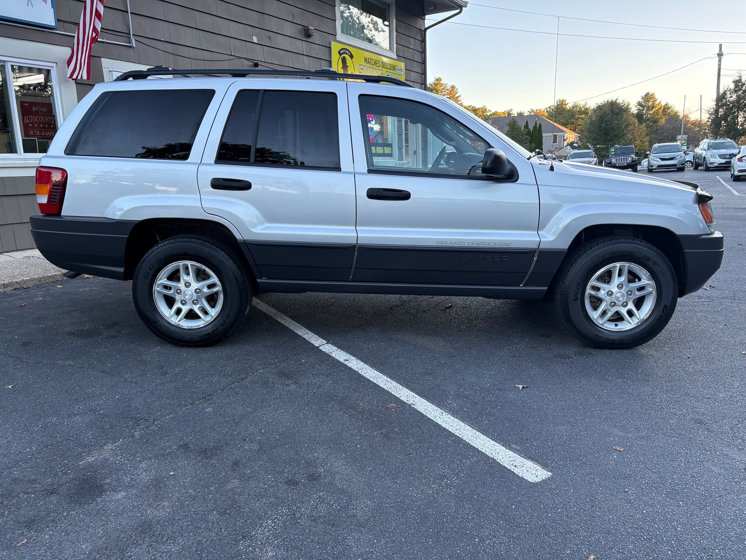 Used 2004 Jeep Grand Cherokee Laredo w/ Convenience Group AWD/4WD image 4