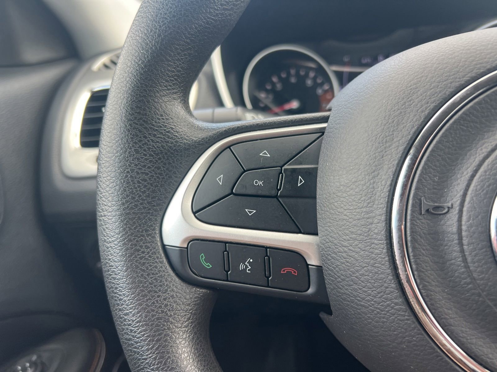 Used 2019 Jeep Compass Sport FWD image 18