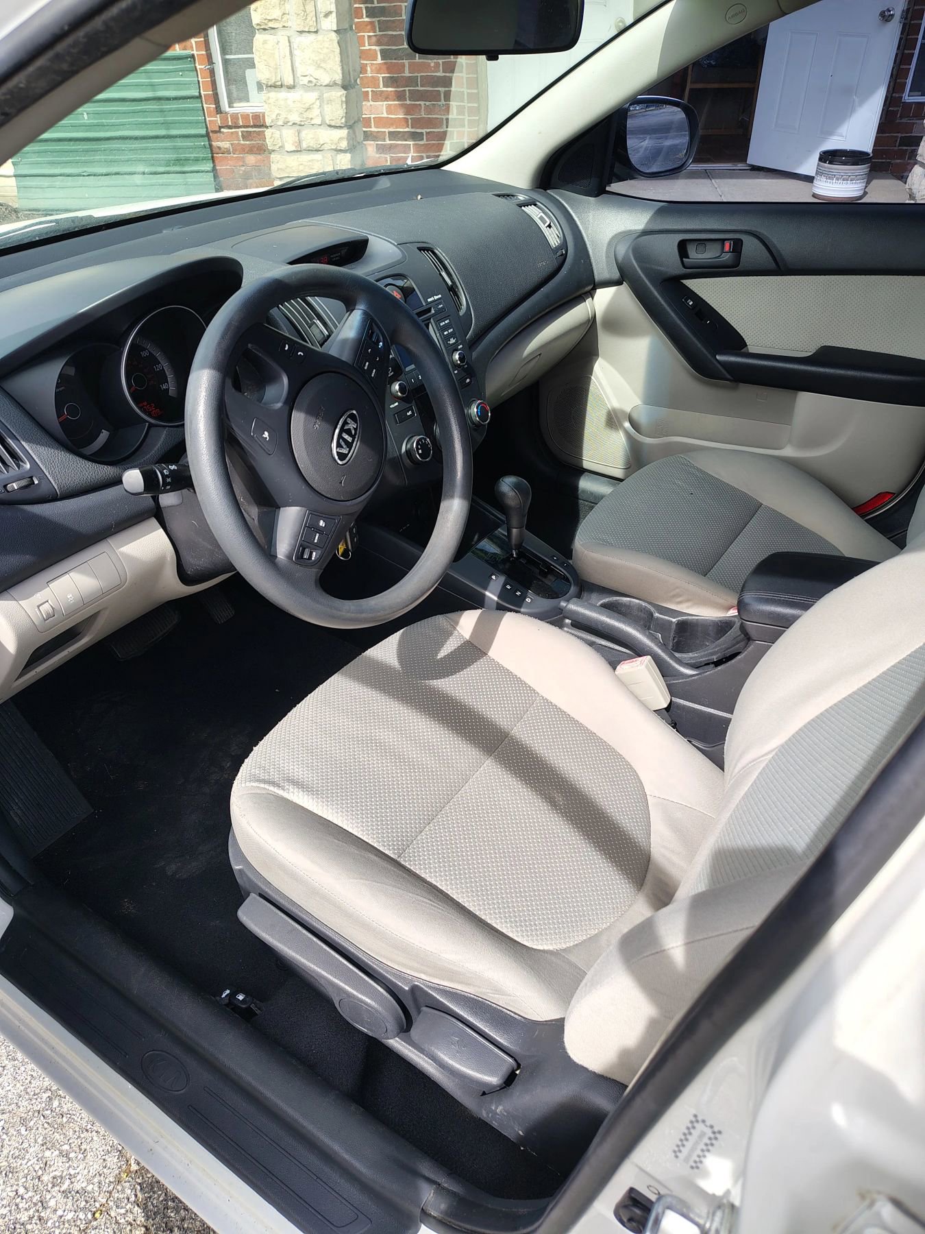 Used 2010 Kia Forte EX image 4