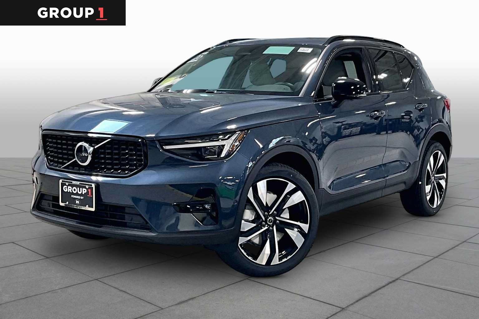 New 2026 Volvo XC40 B5 Ultra w/ Protection Package Premier