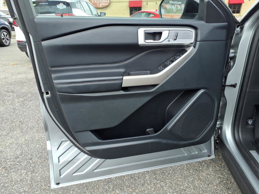 Used 2023 Ford Explorer Limited image 19