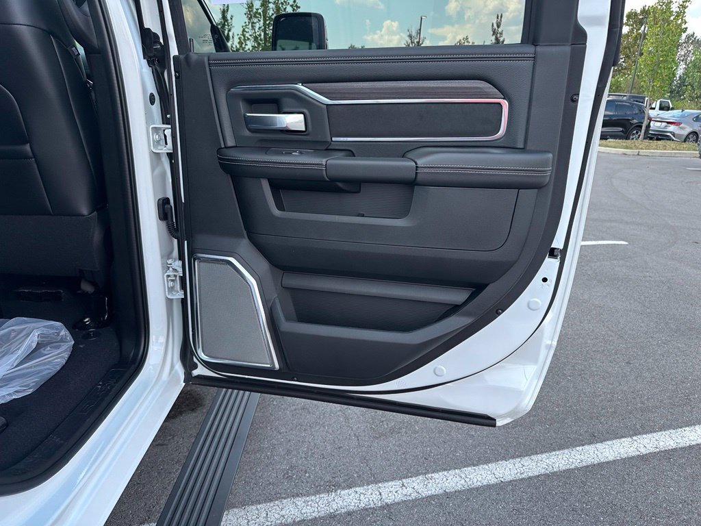 New 2026 RAM 3500 Laramie AWD/4WD image 20