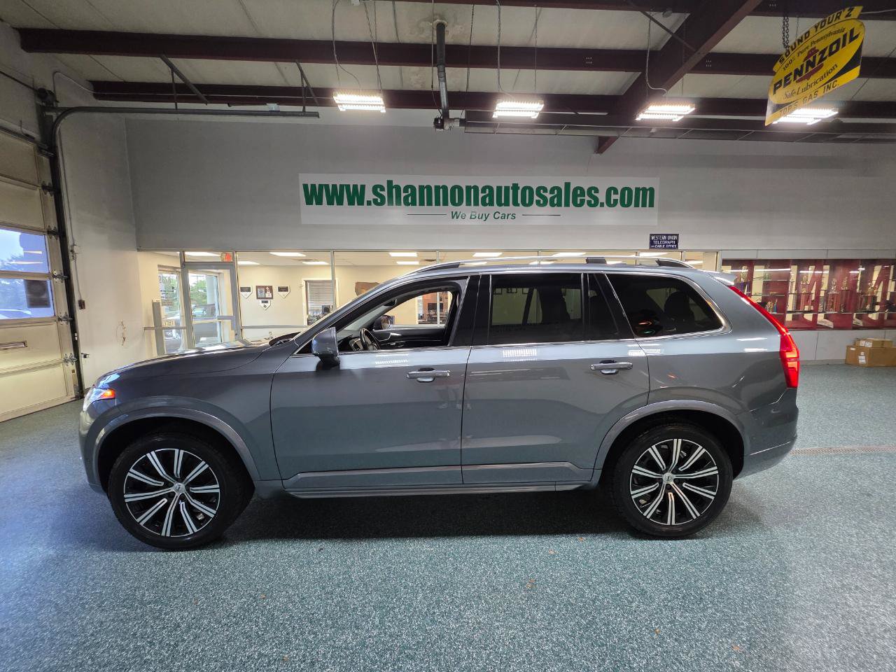 Used 2018 Volvo XC90 T6 Momentum w/ Convenience Package AWD/4WD image 11