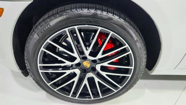 Used 2023 Porsche Macan GTS image 34