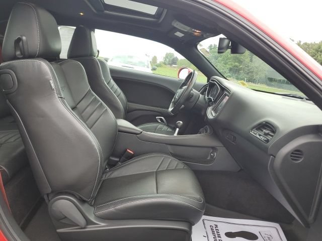 Used 2016 Dodge Challenger SRT w/ Technology Group RWD image 24