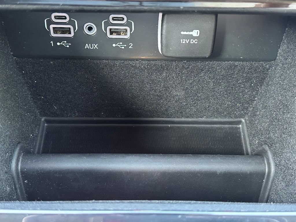 Used 2021 Jeep Grand Cherokee L Limited AWD/4WD image 26