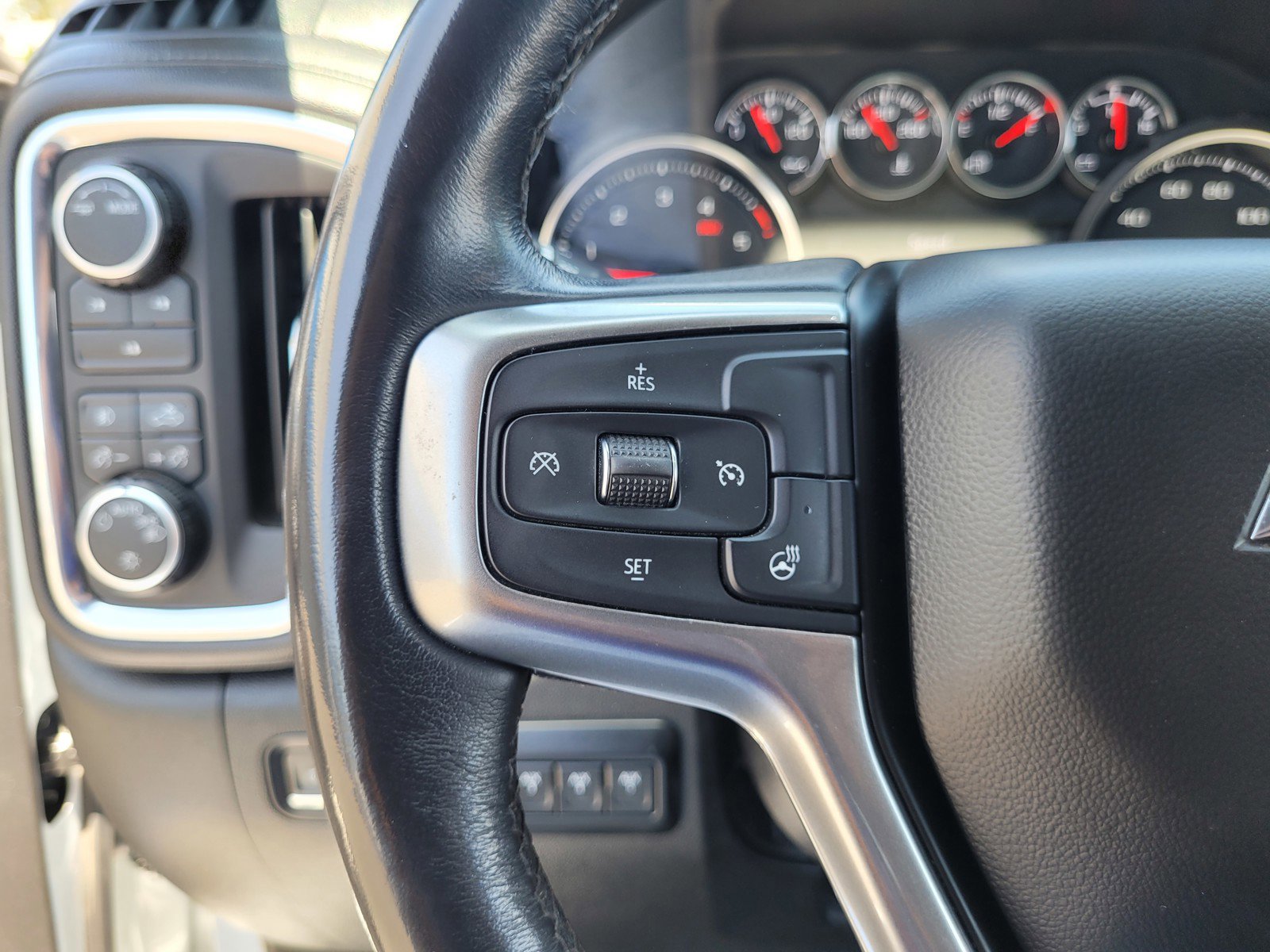 Used 2021 Chevrolet Silverado 2500 LT w/ Convenience Package AWD/4WD image 19