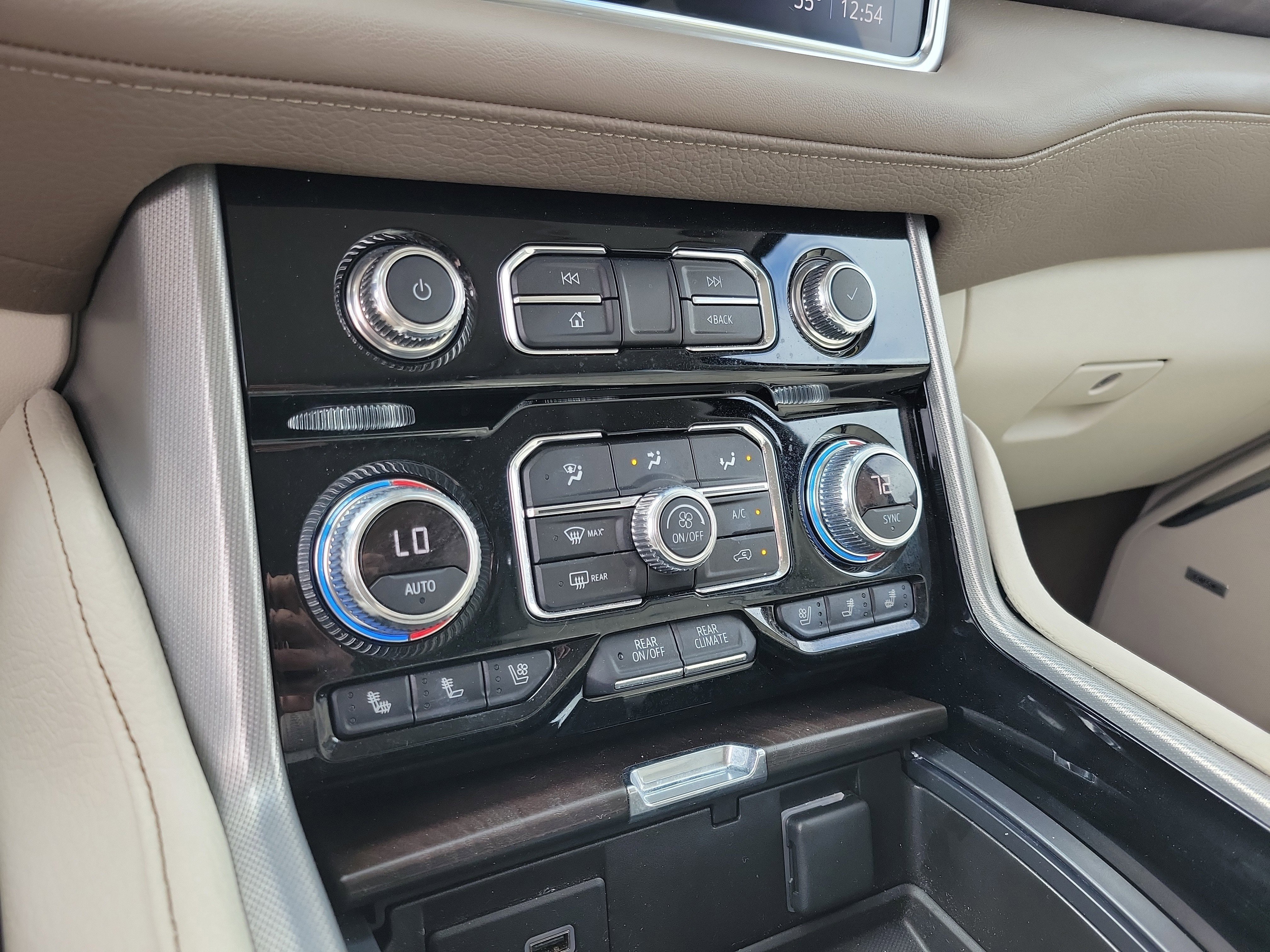 Used 2021 GMC Yukon Denali w/ Denali Premium Package image 20