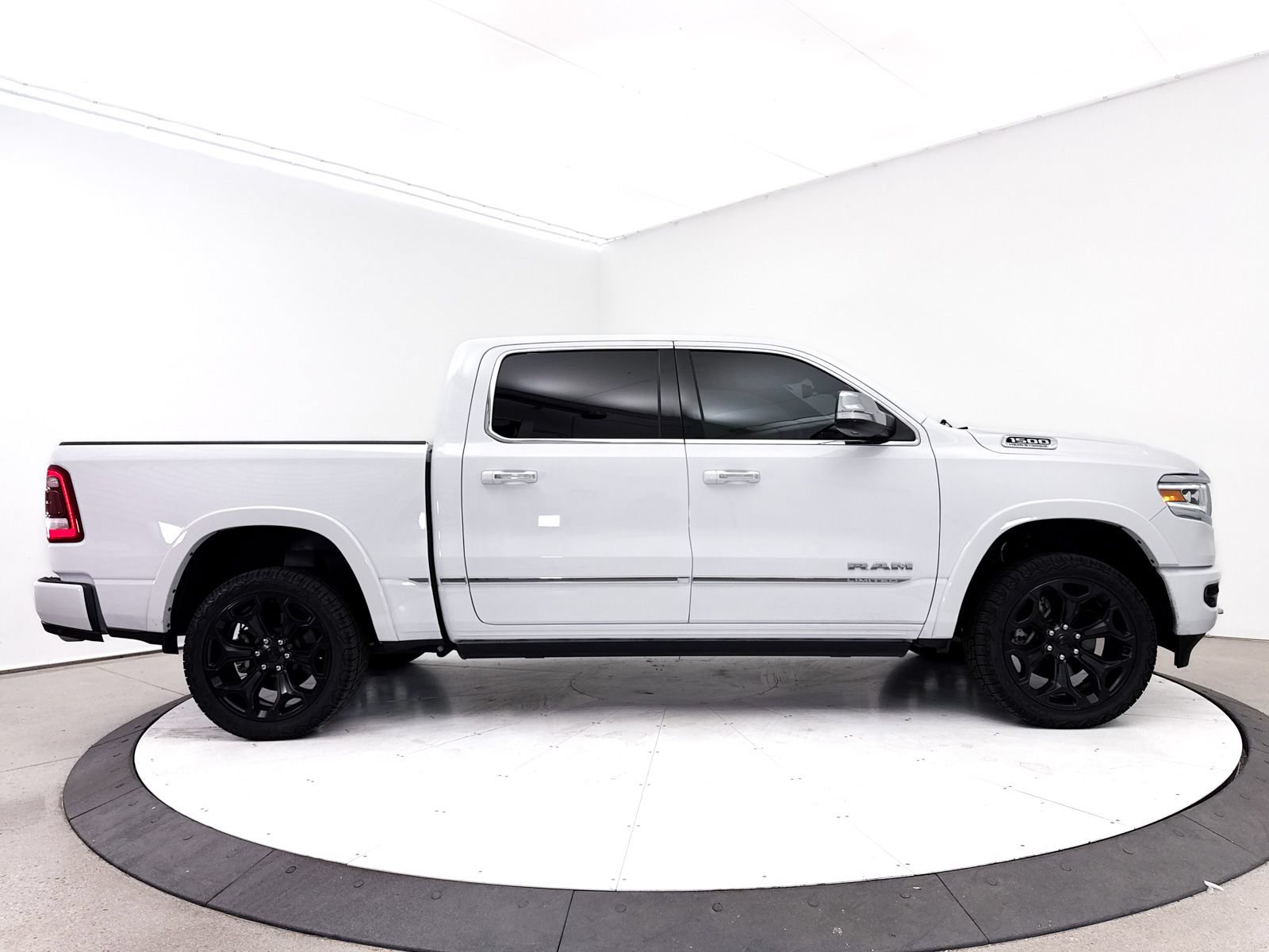 Used 2021 RAM 1500 Limited AWD/4WD image 38