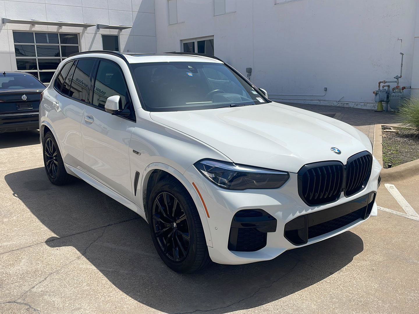 Used 2022 BMW X5 xDrive45e w/ M Sport Package AWD/4WD image 2
