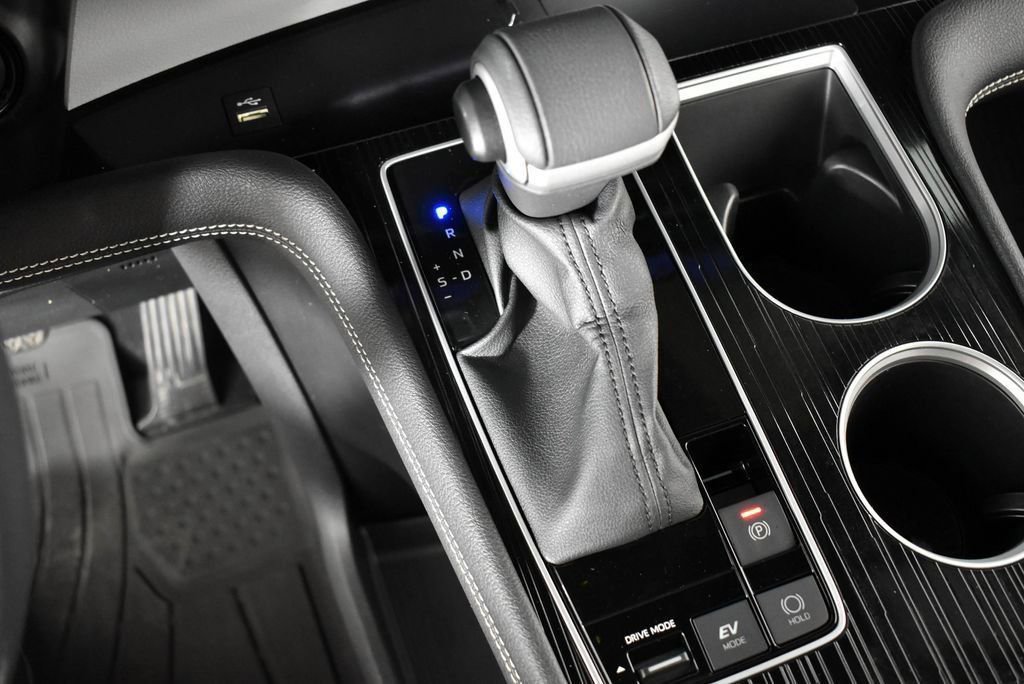 Used 2025 Toyota Sienna XSE w/ XSE Plus Package image 39